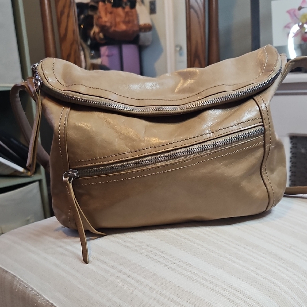 Hobo Tan Leather Women's Crossbdy Bag